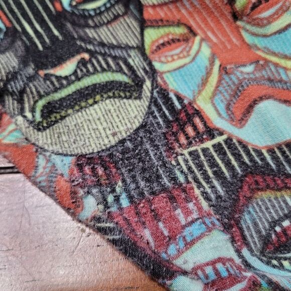 Lularoe disney evil queen mirror mirror legging - Picture 3 of 3